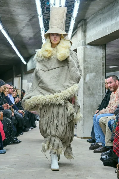 Look 12
